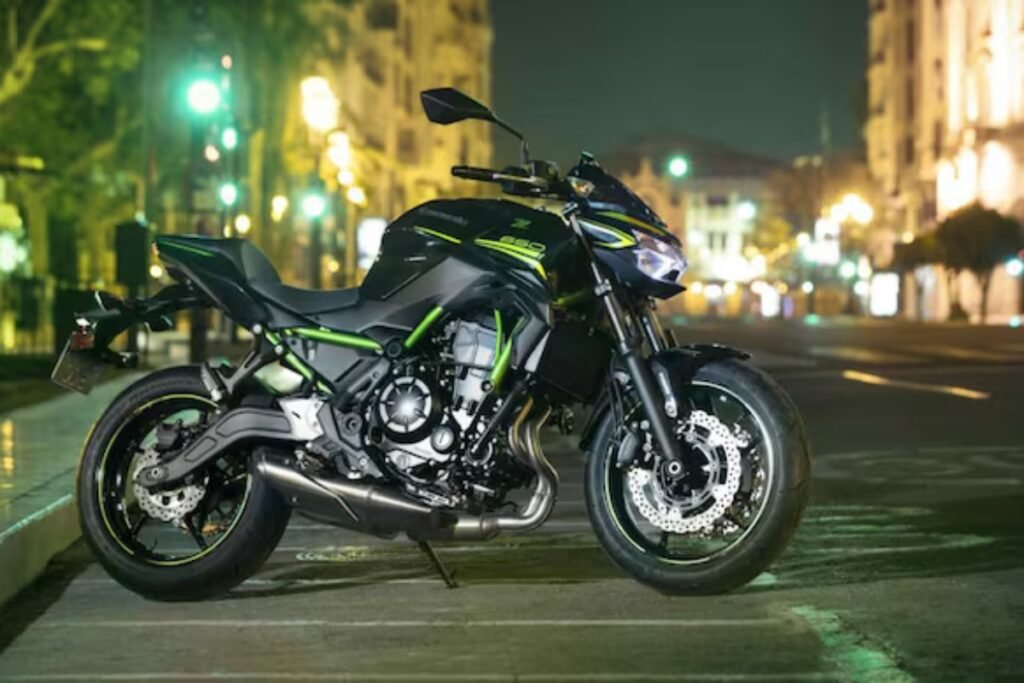 Kawasaki Z650 Bike Black-Green