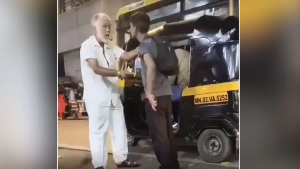 Youth Beaten in Public as Crowd Stays Silent